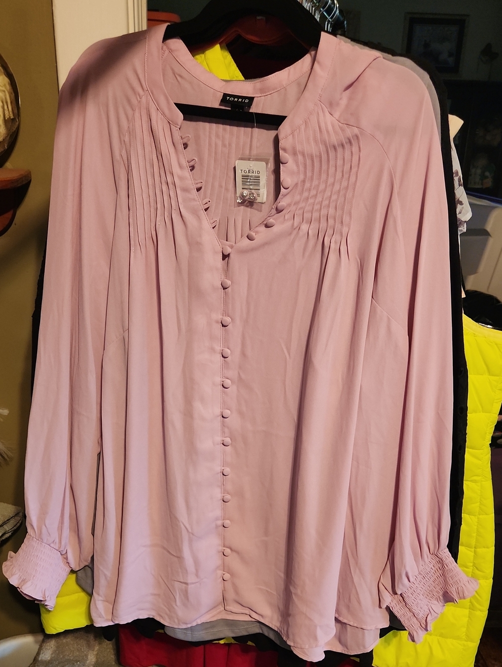 Torrid 4 Dusty Pink Pleated Button-Front Blouse